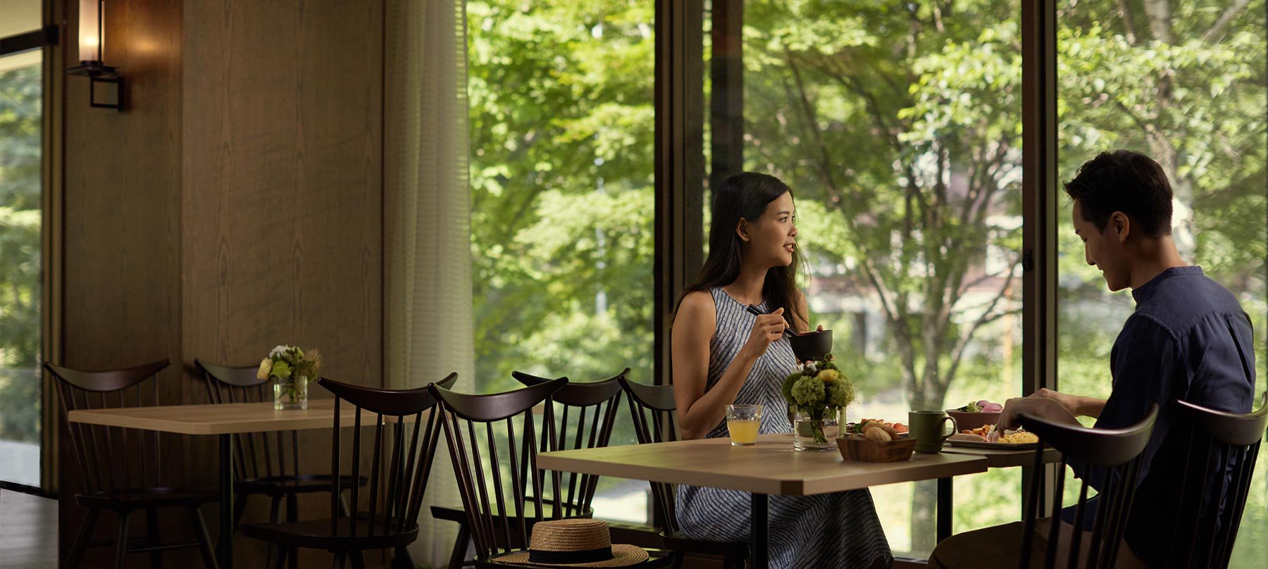 Dining & Bar LAVAROCK